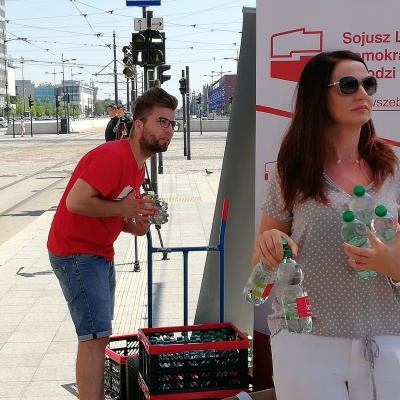 Upały 2018 - z pomocą przyszli działacze SLD